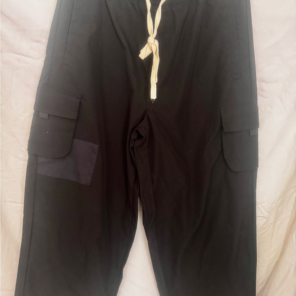 Woman’s Black Cargo Drawstring Pants